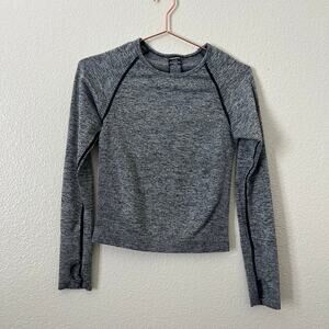 PINK Active long sleeve cropped active top heather gray thumb holes